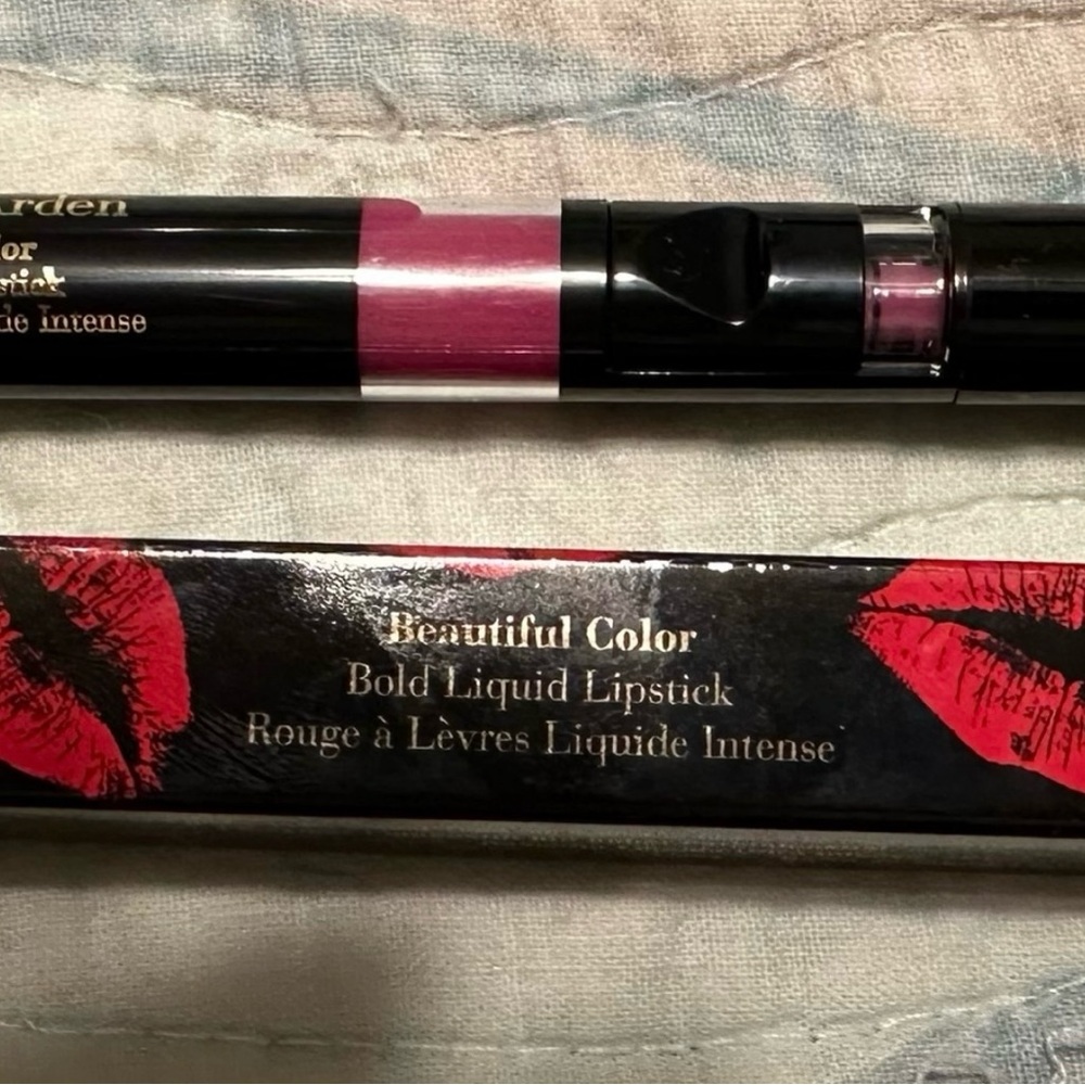 Elizabeth Arden Bold Liquid Lipstick - Vibrant Pink